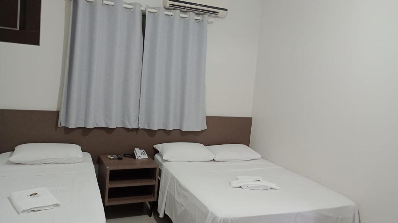 Hotel Plaza Pontes E Lacerda Экстерьер фото